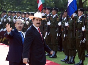 Hondureños-exigen-al-Congreso-aprobar-la-restitución-de-Zelaya.jpg