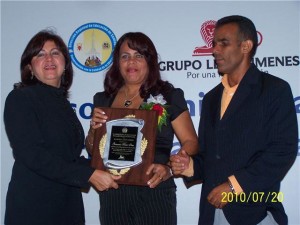 educacion-y-grupo-leon-jimenes-reconocen-labor-de-11-maestros.jpg educacion-y-grupo-leon-jimenes-reconocen-labor-de-11-maestros.jpg