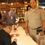 fotos-firma-libro-figueroa-agosto-el-poder-del-narco.jpg fotos-firma-libro-figueroa-agosto-el-poder-del-narco.jpg