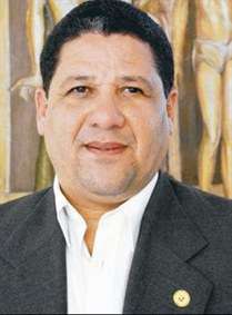 luis-vilchez-advierte-a-miembros-del-colegio-de-notarios.jpg