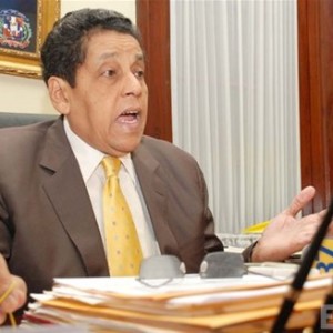 pina-toribio-dice-aristy-castro-debe-asumir-como-senador-o-renunciar.jpg