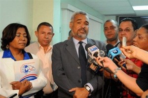 radhames-camacho-saluda-debate-sobre-educacion.jpg radhames-camacho-saluda-debate-sobre-educacion.jpg