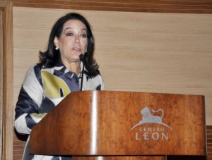 Llaman a dominicanos estar atentos por políticas migratorias de Trump