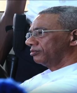 A juicio de fondo exfuncionario acusado de violar hijas