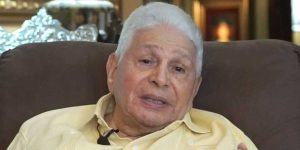 SANTO DOMINGO.-Falleció la mañana de este martes el empresario Víctor Méndez Capellán, mientras recibía atenciones médica en un centro de salud del Distrito Nacional. Méndez Capellán, era oriundo del municipio Salcedo, provincia Hermanas Mirabal, nació en el año 1928. Estuvo casado con la señora Finetta Saba de Méndez, fallecida en septiembre del año 2020 y con quien procreó tres hijos. Fue el presidente y fundador del Grupo Vimenca y unas de sus claves para alcanzar el éxito fueron la disciplina, humildad, paciencia, dignidad, prudencia y lealtad. En el año 2010 escribió “Si yo pude, ¡tú también!, consejos para una vida exitosa”, una obra que trata sobre su vida.