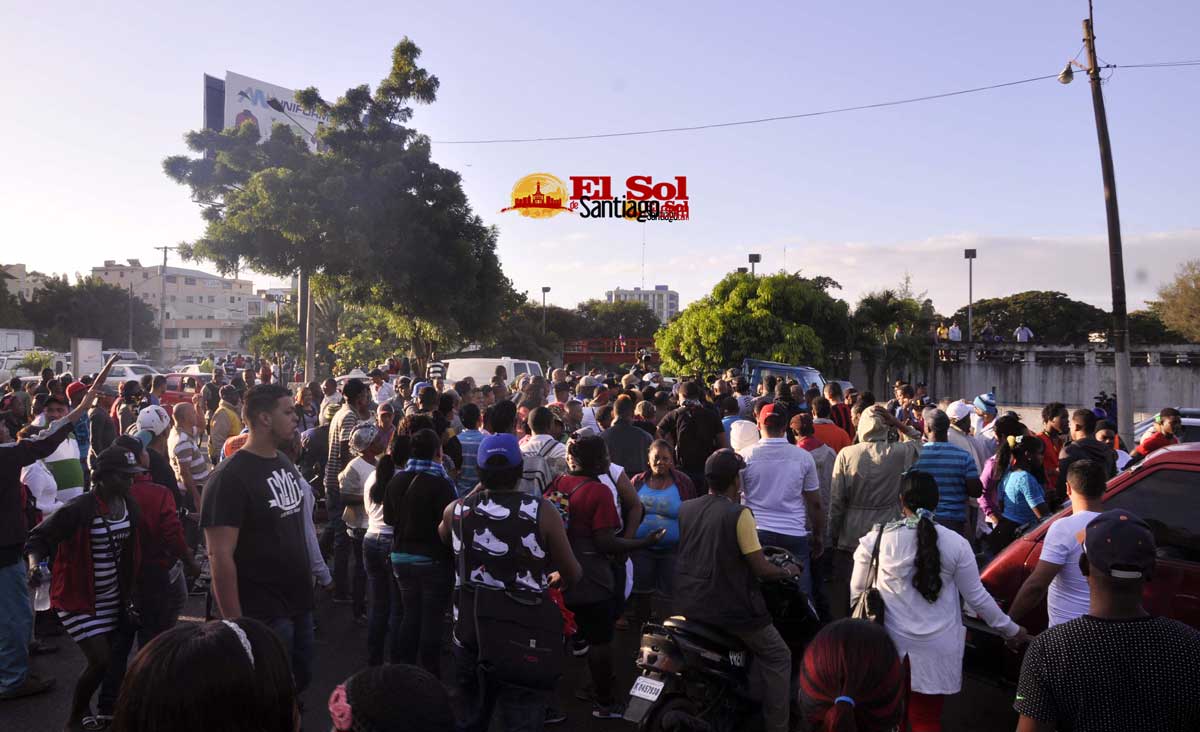 PN dispersó a "bombazos" protesta pulgueros