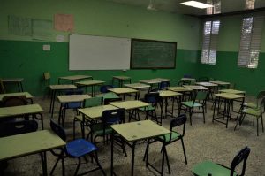 Santiago: ADP paraliza clases en 30 escuelas