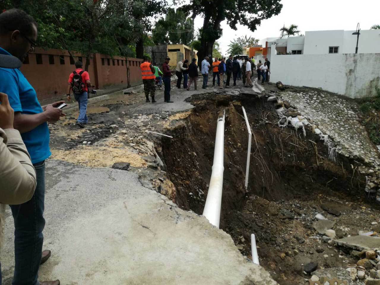 Obras Publicas interviene sectores afectados por las lluvias en Puerto Plata