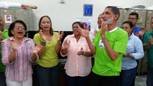 Profesores de Santiago se declaran en rebeldía contra ADP