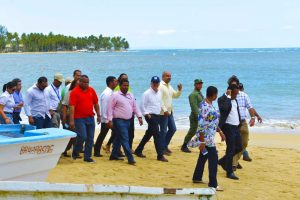 Domínguez Brito instruye rescate de playas en Samaná