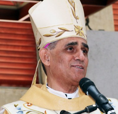 Arzobispo pide poner en evidencia a "vagos" en Educación