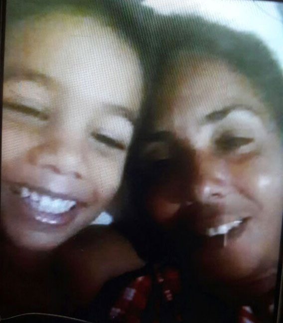 Mujer mata a su hijo de 5 años y luego se suicida
