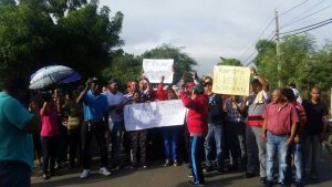 Protestan en La Canela por 12 horas por terrenos hospital