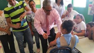 Salud Pública vacuna niñas virus del Papiloma Humano en centros educativo