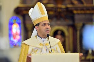 Obispo auxiliar dice intereses impiden mejor nación