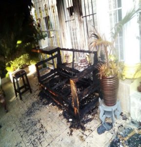 Desconocidos intenta quemar la casa de La Soga en Gurabo