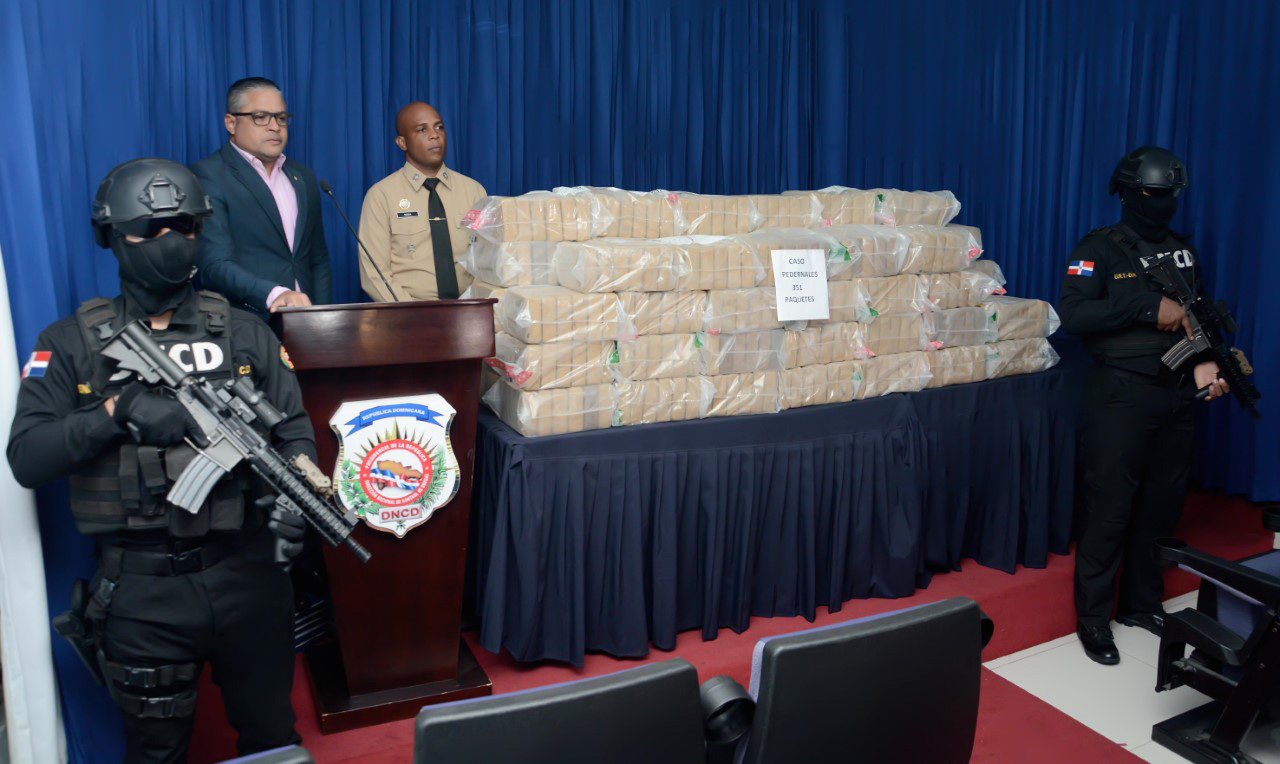 Pedernales: DNCD incauta 351 paquetes de cocaína