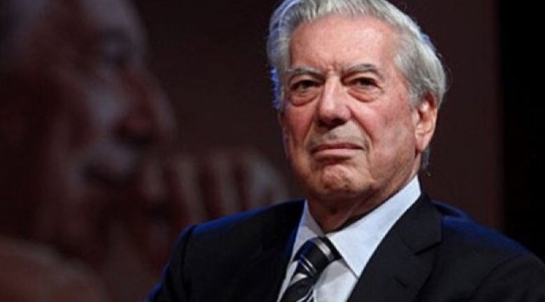 Vargas Llosa hospitalizado tras sufrir caída