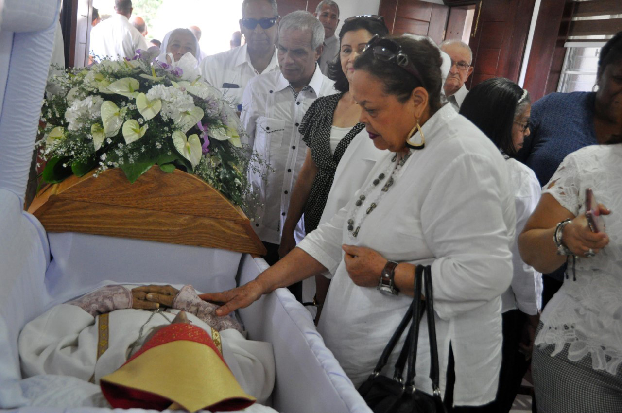 Jarabacoa: Despiden cadáver monseñor Mamerto Rivas