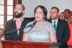 Ana María Domínguez Hernandez asume como gobernadora de Santiago