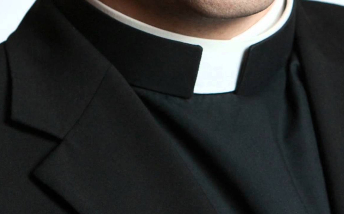 Arzobispado suspende cura acusado de abusar de una menor