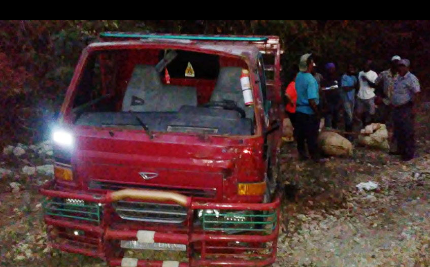 Un muerto y cuatro heridos accidente Villa Jaragua-Las Cañitas