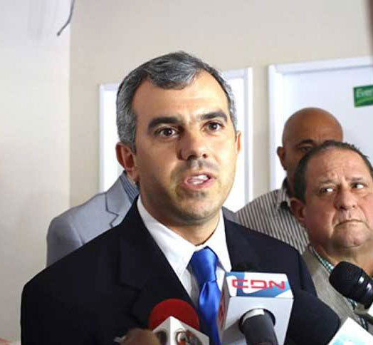 Iván Hernández Guzmán critica legisladores que no hacen nada por Santiago