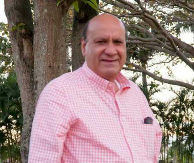 Sepultan restos exgobernador Ramón Gómez