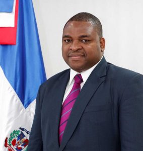 Raúl Germán presenta candidatura  presidencia CDP