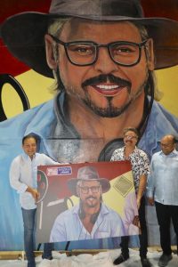 Alcalde Abel Martínez develiza gigantesco mural en homenaje a dominicanos que triunfan en el Cine