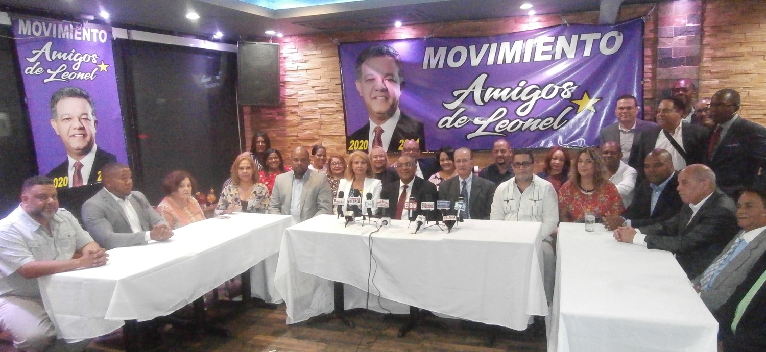 Al-centro-Jaime-Vargas-habla-durante-el-lanzamiento-de-la-campaña-de-Amigos-de-Leonel