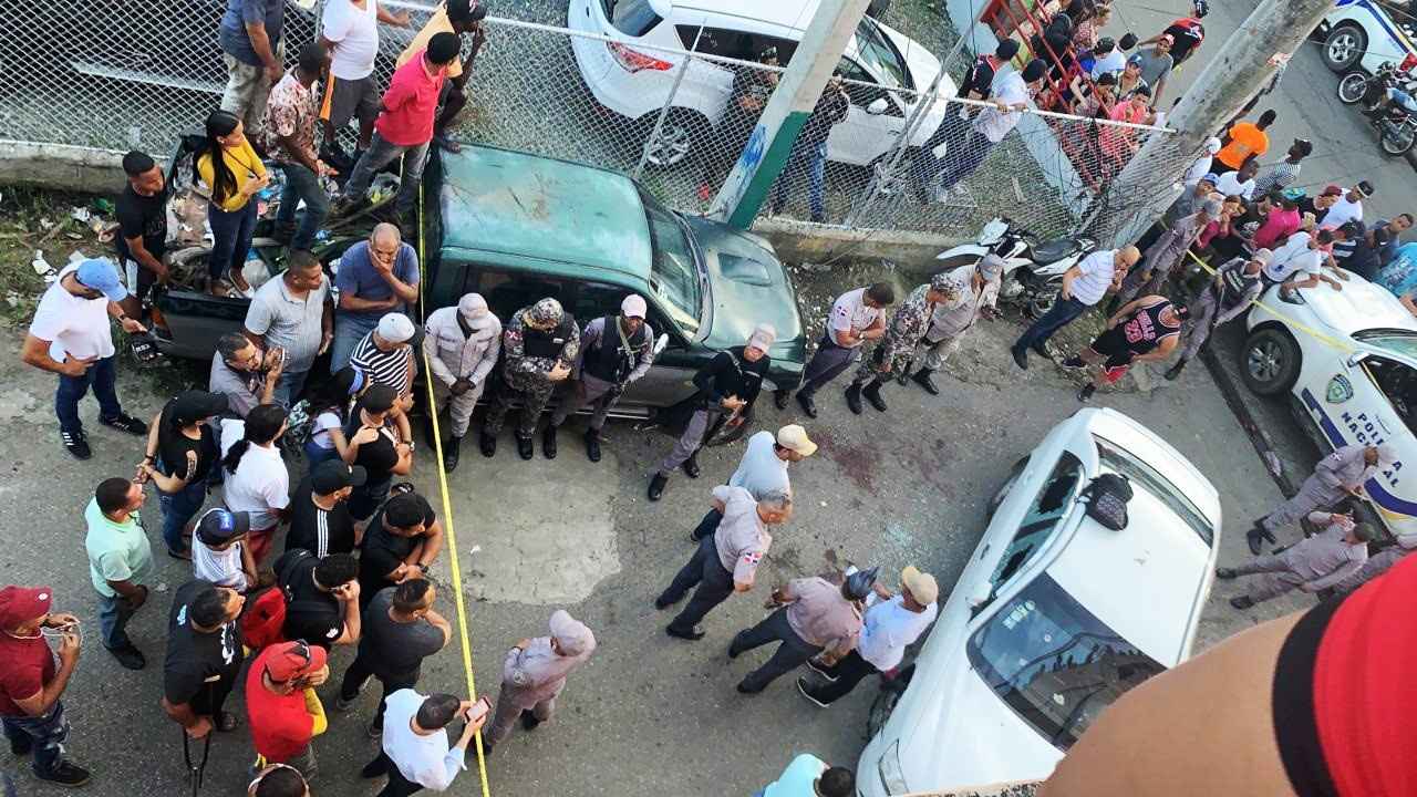 PN mata uno de tres presuntos delincuentes