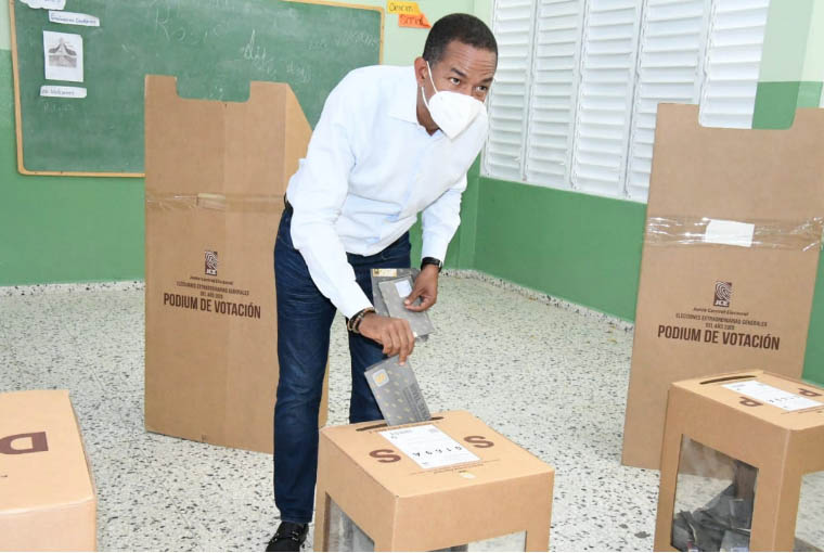 julio cesar valentin