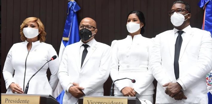 Diputados instalan nuevo bufete directivo