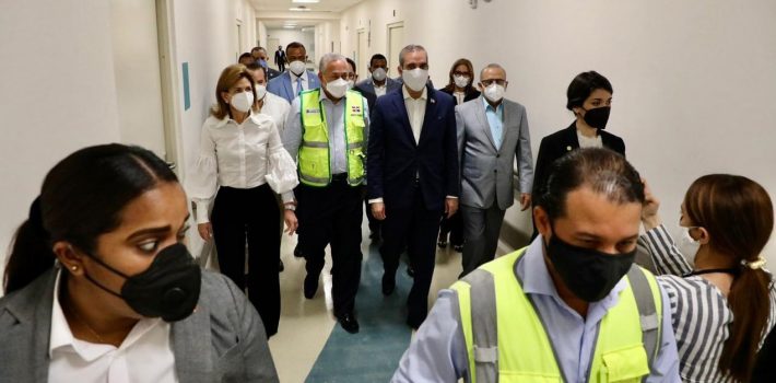Presidente Luis Abinader visita Ciudad Sanitaria Dr. Luis Eduardo Aybar