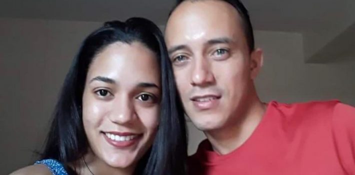 hombre estrangula su pareja y luego se ahorca