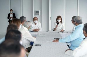 realizan descenso en clínicas privadas de Santiago