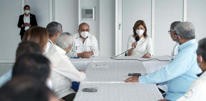 realizan descenso en clínicas privadas de Santiago