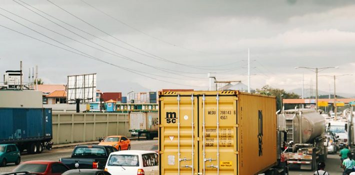 Industriales de Haina piden resolver extensos tapones en peaje