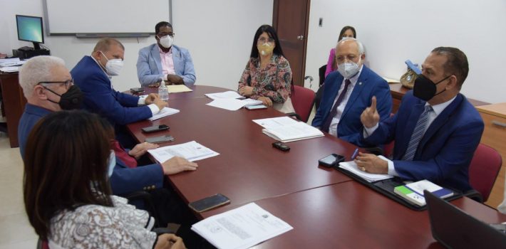 Cámara de Diputados busca ARS devuelvan recursos económicos