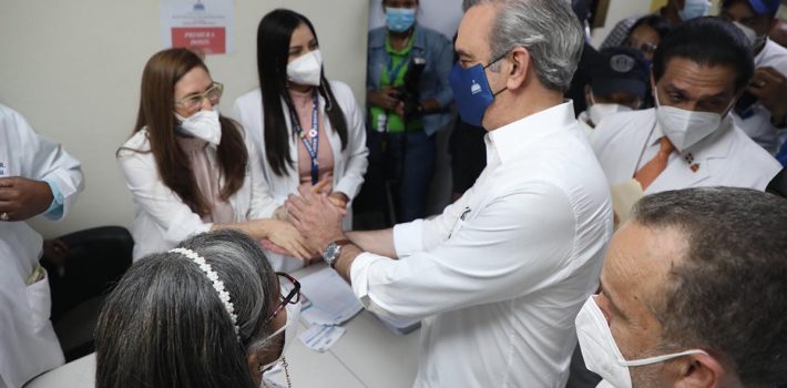 luis abinader vacunas