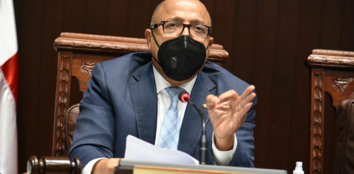 Pacheco dice revisará ternas de adjuntos del Defensor del Pueblo