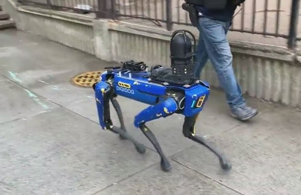 Digidog: un perro robótico policía patrulla las calles de Nueva York