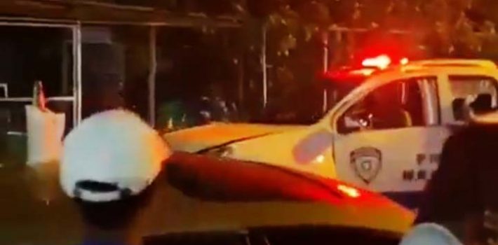 robo camioneta policía