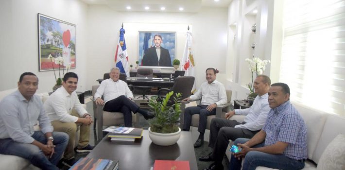 Macarrulla anuncia inicio construcción Monorriel de Santiago