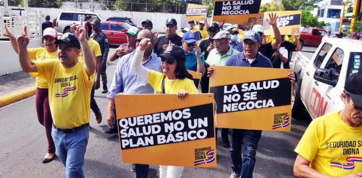 Marchan en rechazo a descuentos fondos pensiones