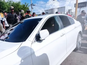 Desconocidos hieren a tiros a mujer en Santiago