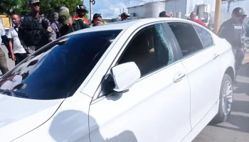 Desconocidos hieren a tiros a mujer en Santiago