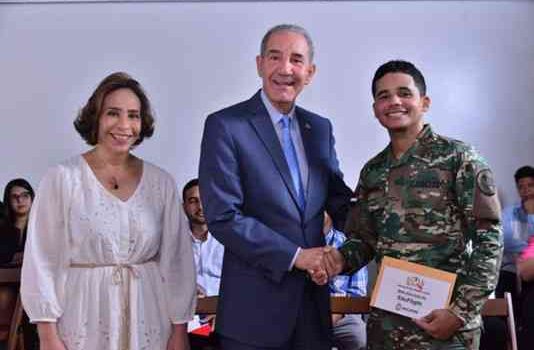 Estudiantes UNICARIBE ganan primer lugar competencia emprendedores