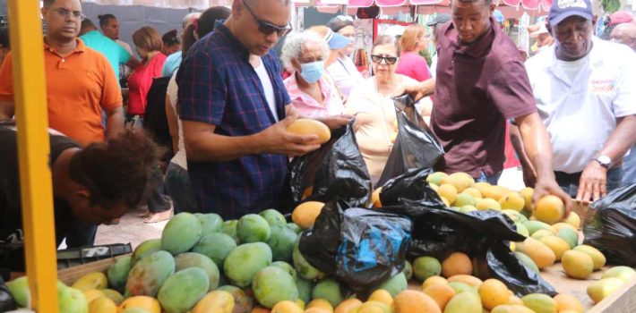 Concluye con éxito feria del mango 2024